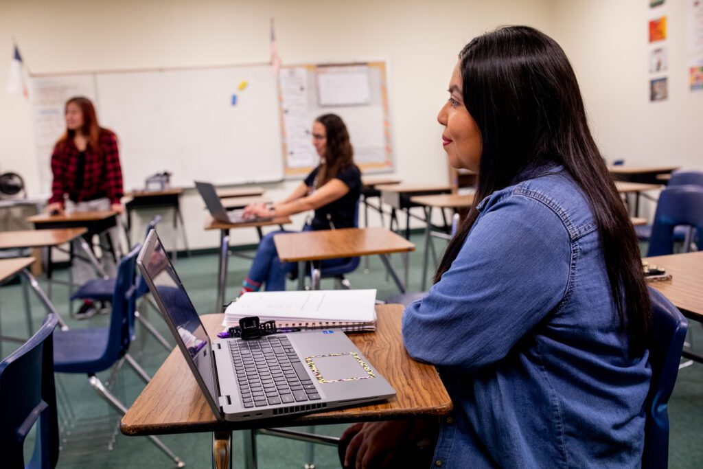 Teachers at Hernandez Middle School in Round Rock ISD meet together.